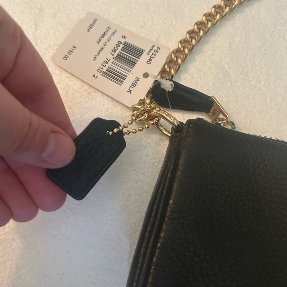 Coach NWT leveled leather large wristlet with chain clutch black gold - Picture 12 of 16